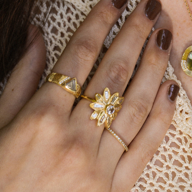 MANDALA ENGRAVED DIAMOND FLOWER RING