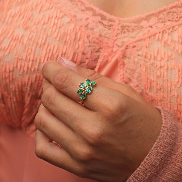 EMERALD FLOWER RING