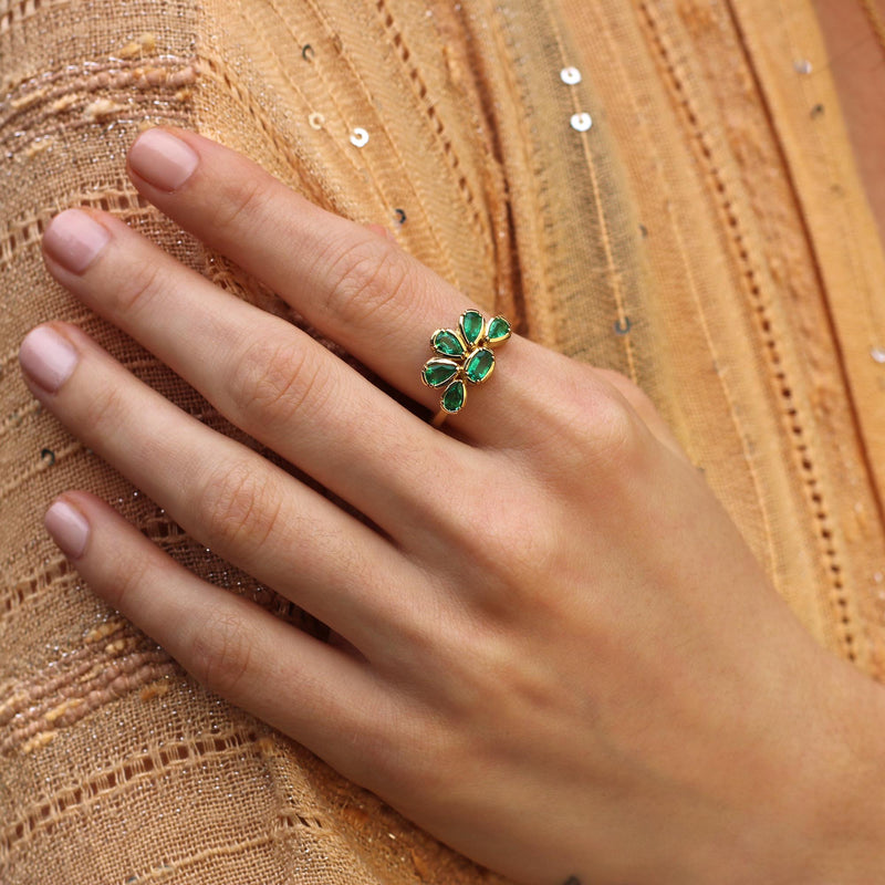 EMERALD FLOWER RING