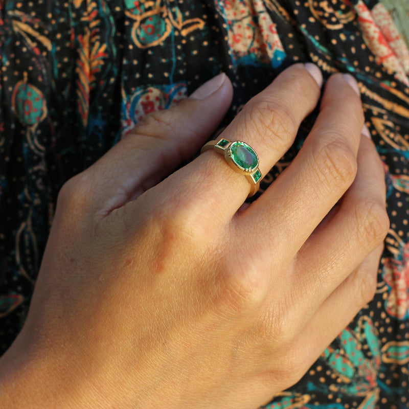 ORBIT HARMONY EMERALD RING