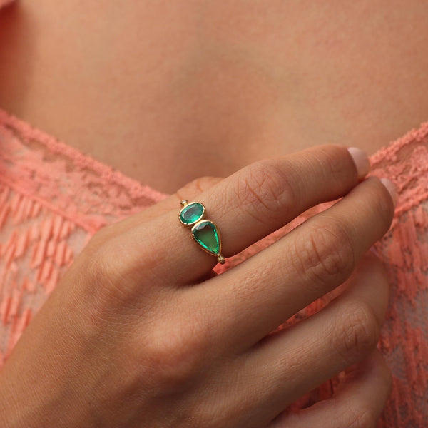 EMERALD HARMONY TEARDROP RING