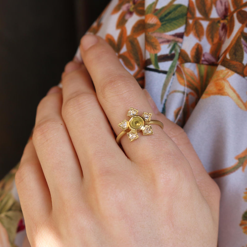 DIAMOND STARBURST RING